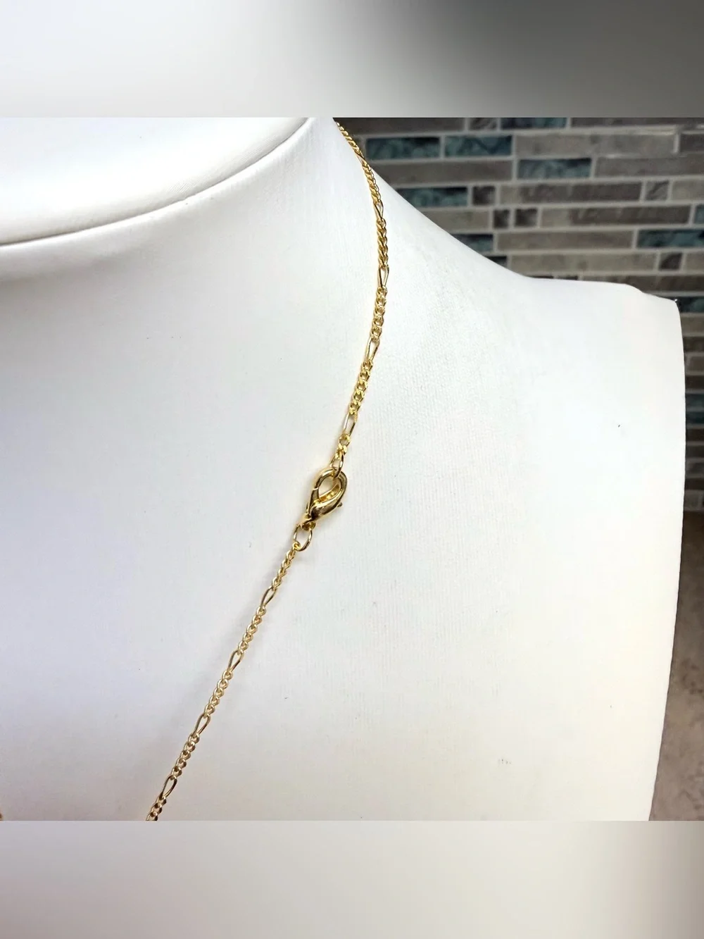 Natural Banded Agate Pendant Necklace Gold Tone Figaro Chain Boho